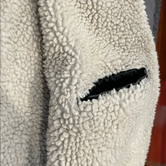 Levi’s Sherpa Denim Jacket - Picture 10 of 15